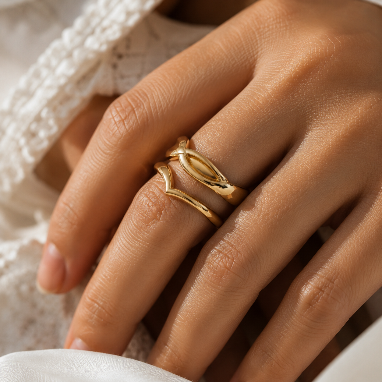 The Echo Interlock Ring