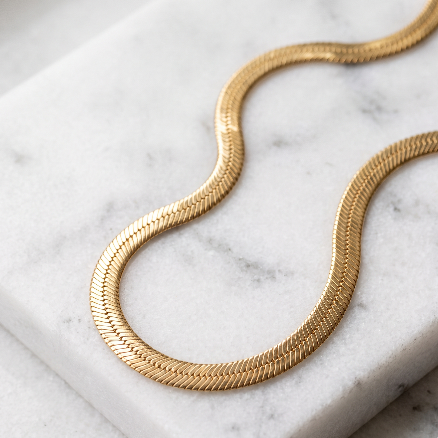 Verdana Sleek Herringbone Chain